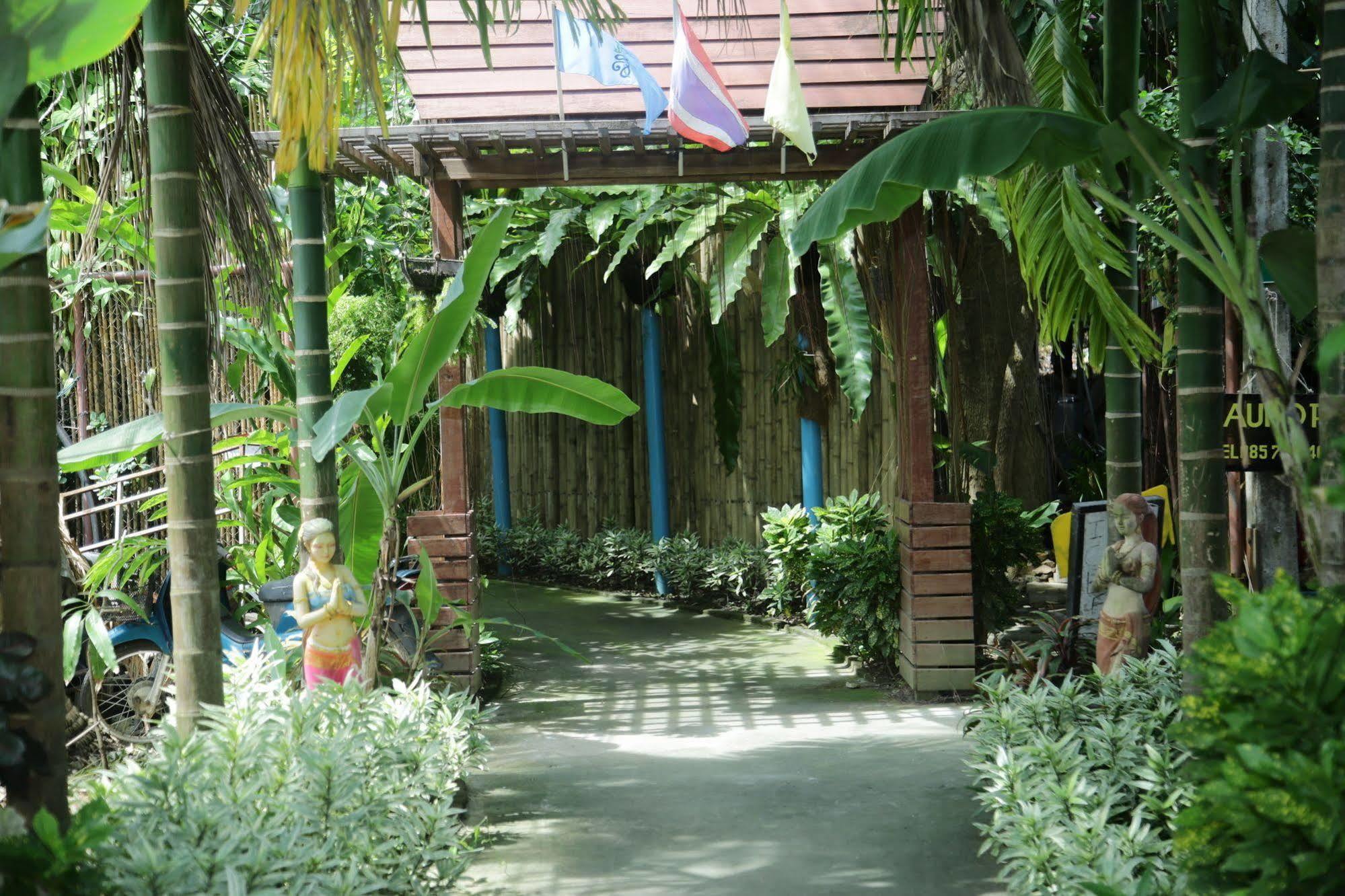 Oyo 585 Freedom Hostel @ Phi Phi Екстериор снимка