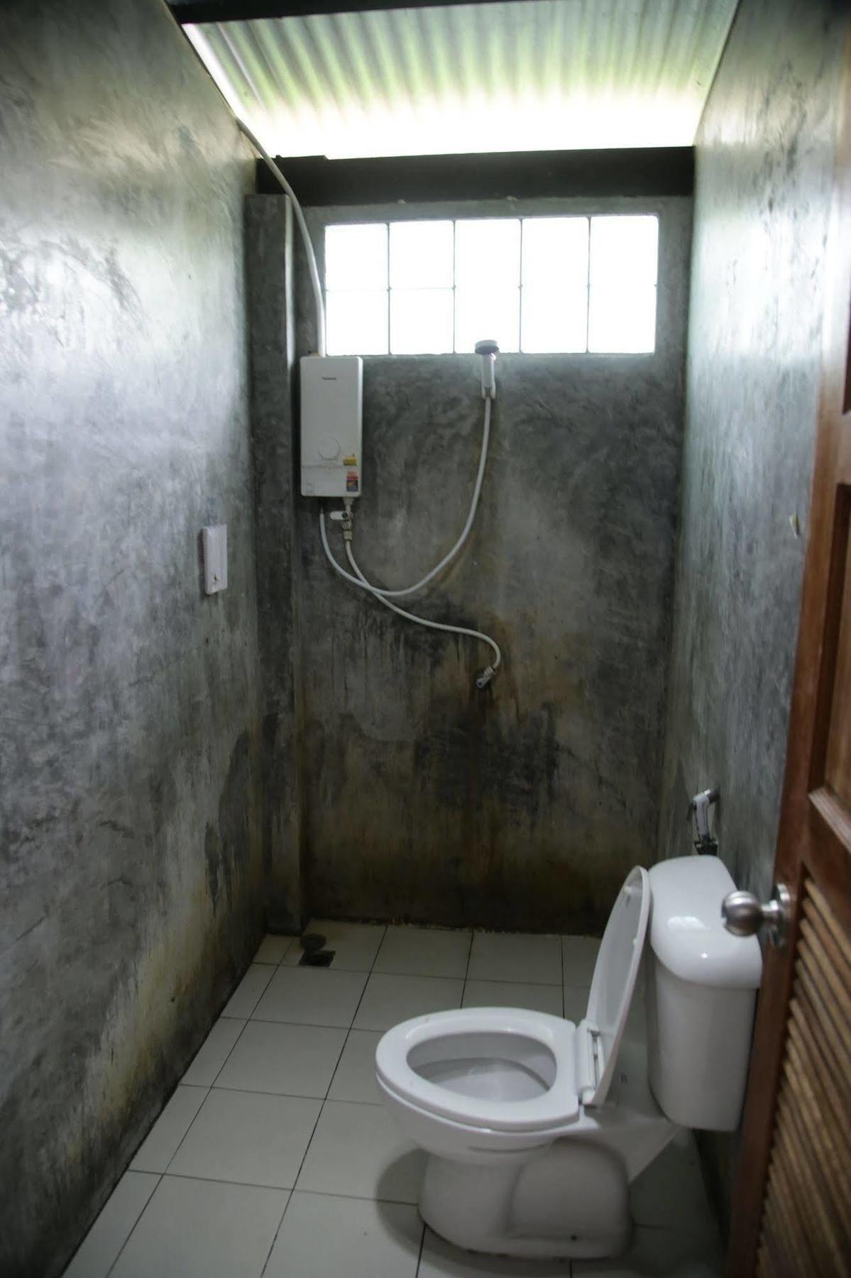 Oyo 585 Freedom Hostel @ Phi Phi Екстериор снимка