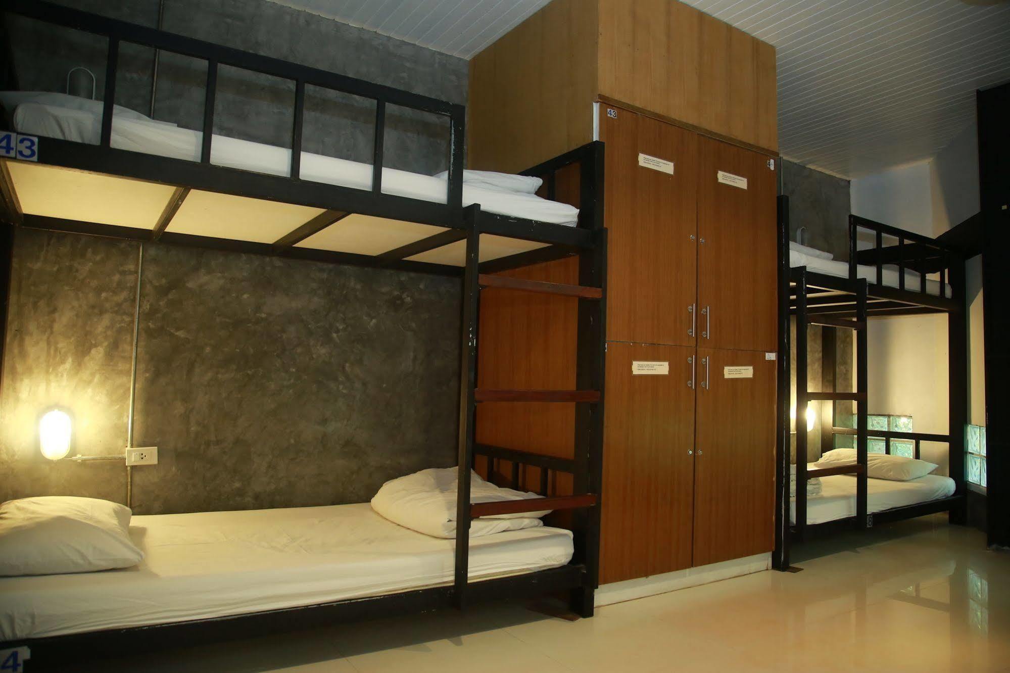 Oyo 585 Freedom Hostel @ Phi Phi Екстериор снимка