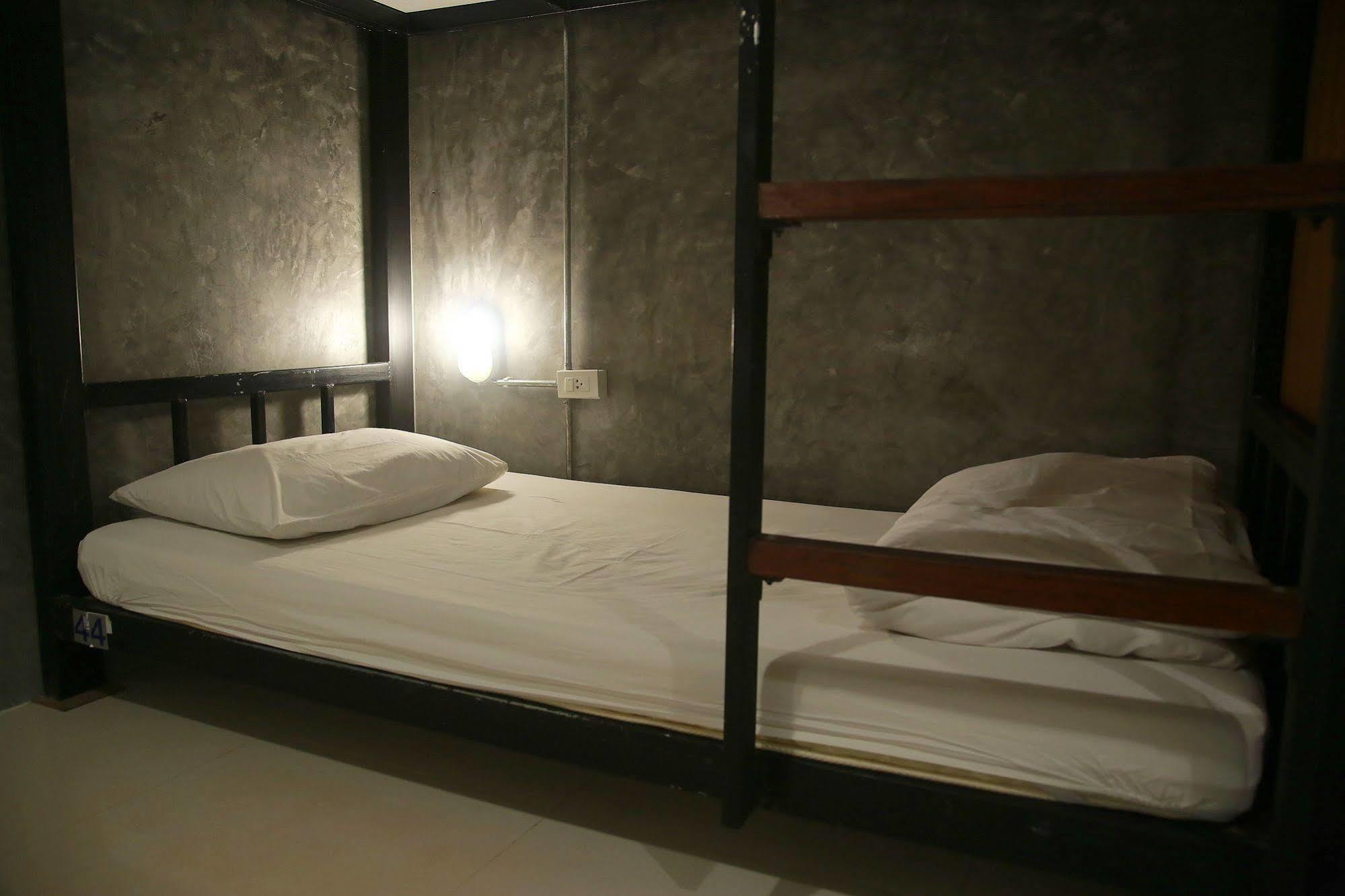 Oyo 585 Freedom Hostel @ Phi Phi Екстериор снимка