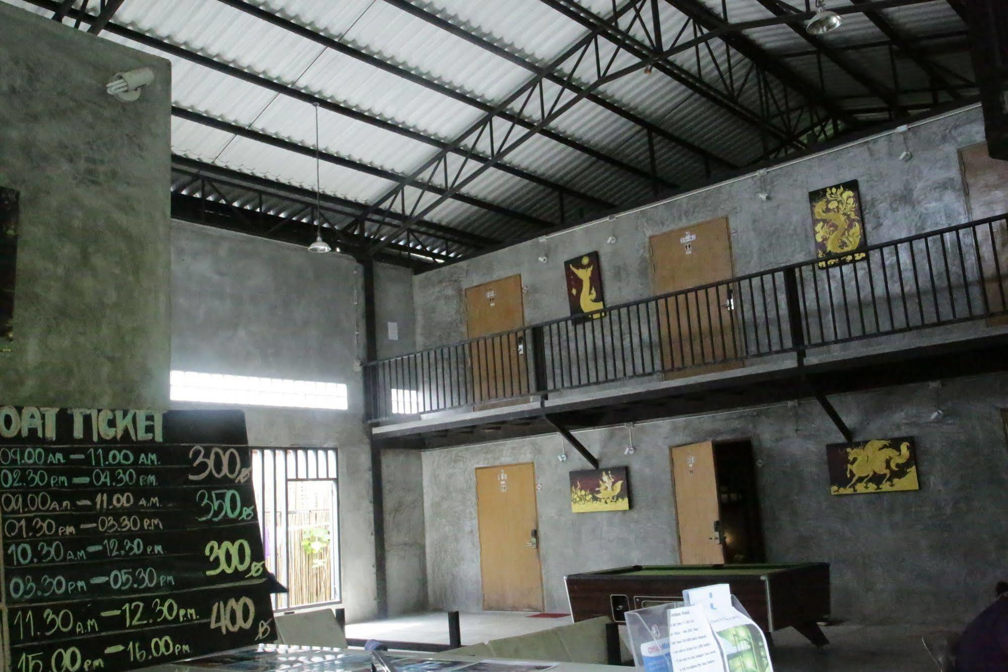 Oyo 585 Freedom Hostel @ Phi Phi Екстериор снимка