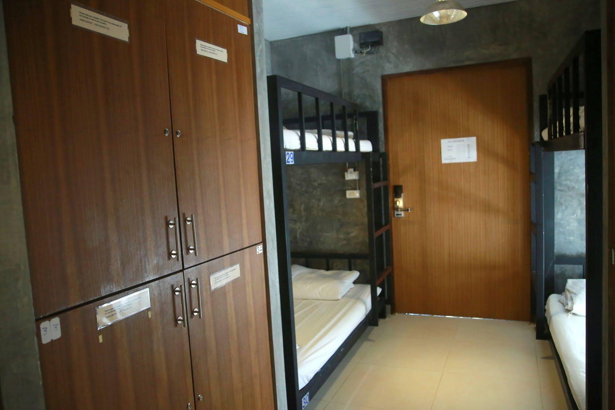 Oyo 585 Freedom Hostel @ Phi Phi Екстериор снимка
