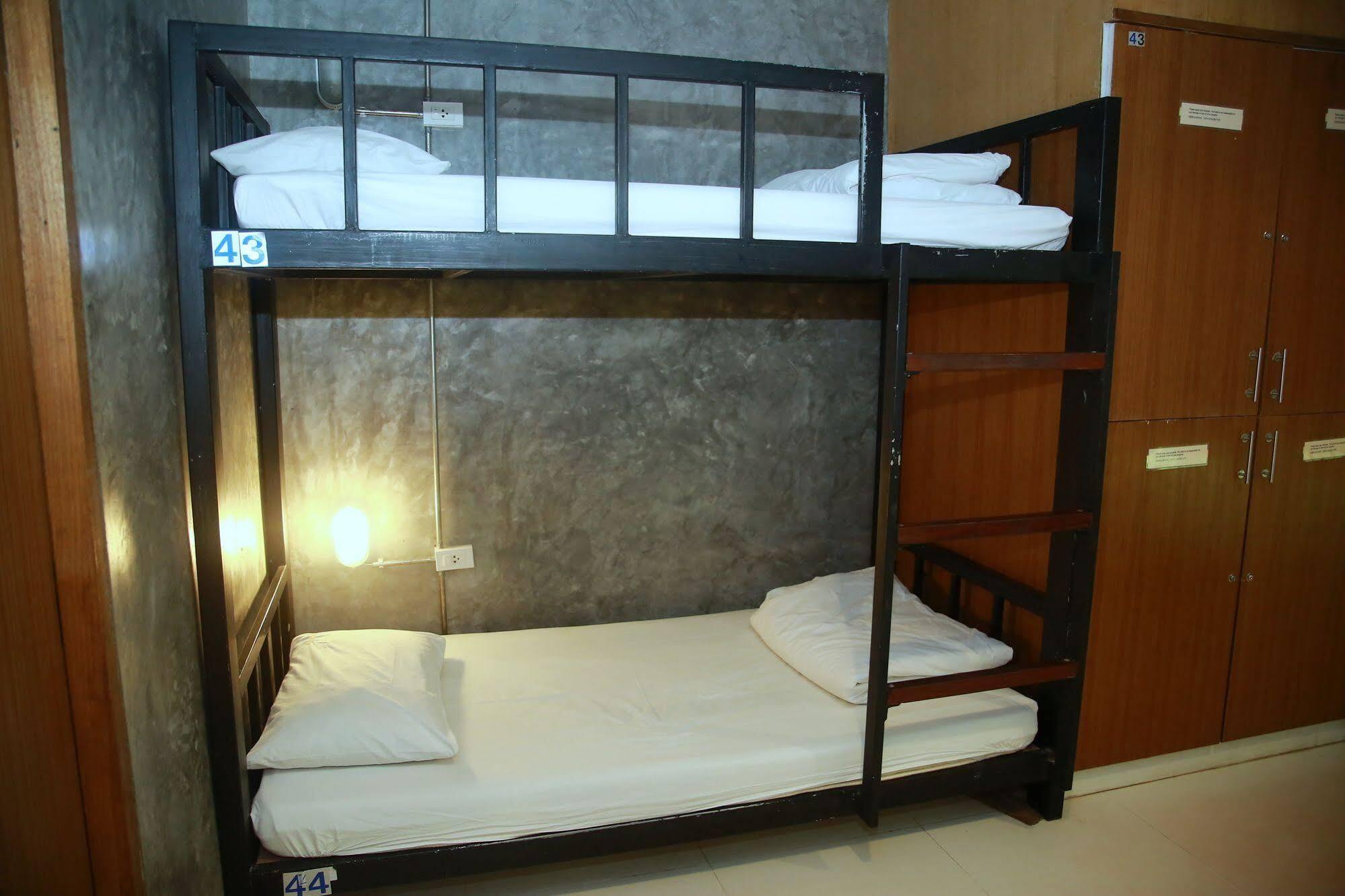 Oyo 585 Freedom Hostel @ Phi Phi Екстериор снимка
