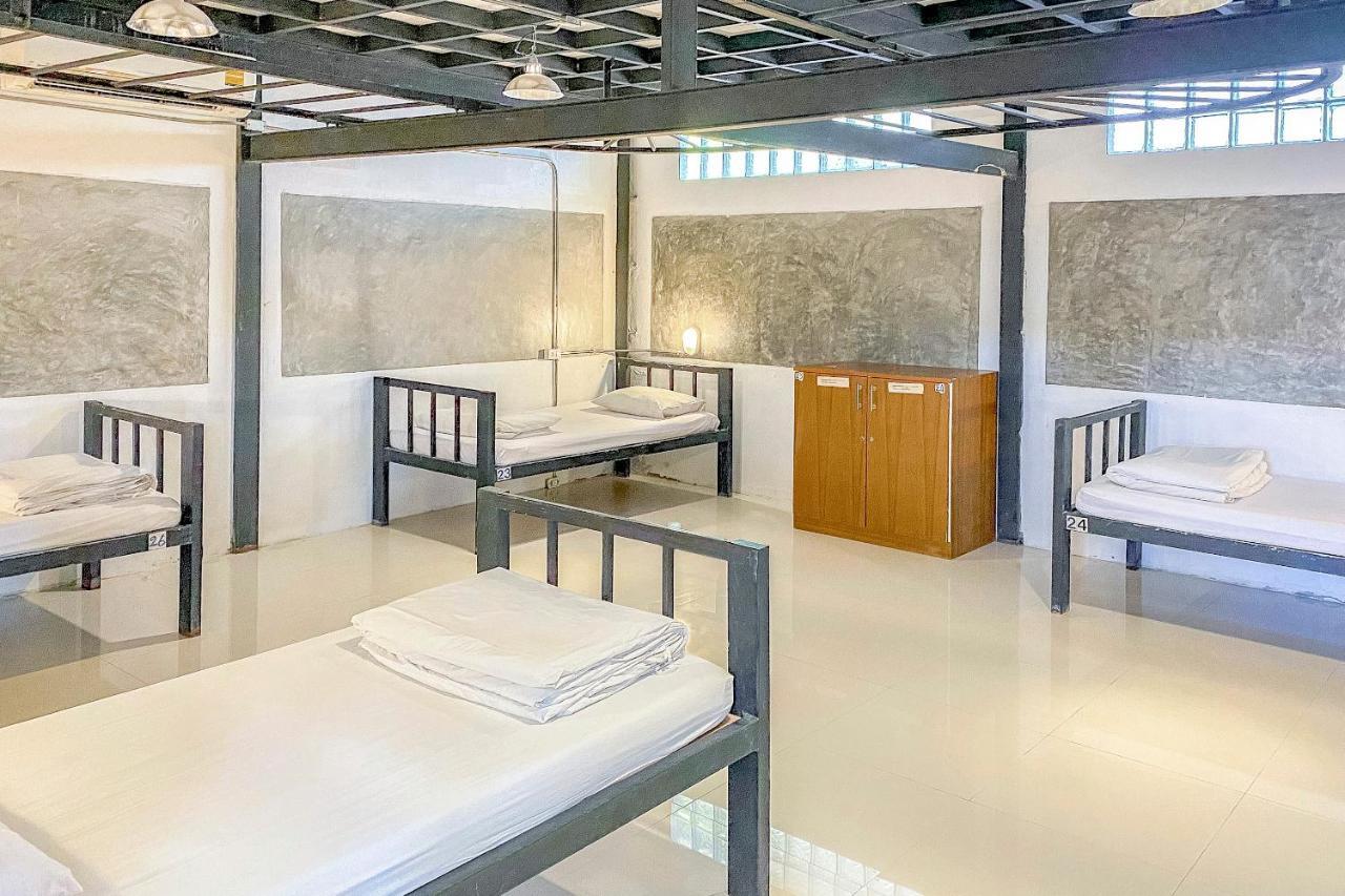 Oyo 585 Freedom Hostel @ Phi Phi Екстериор снимка