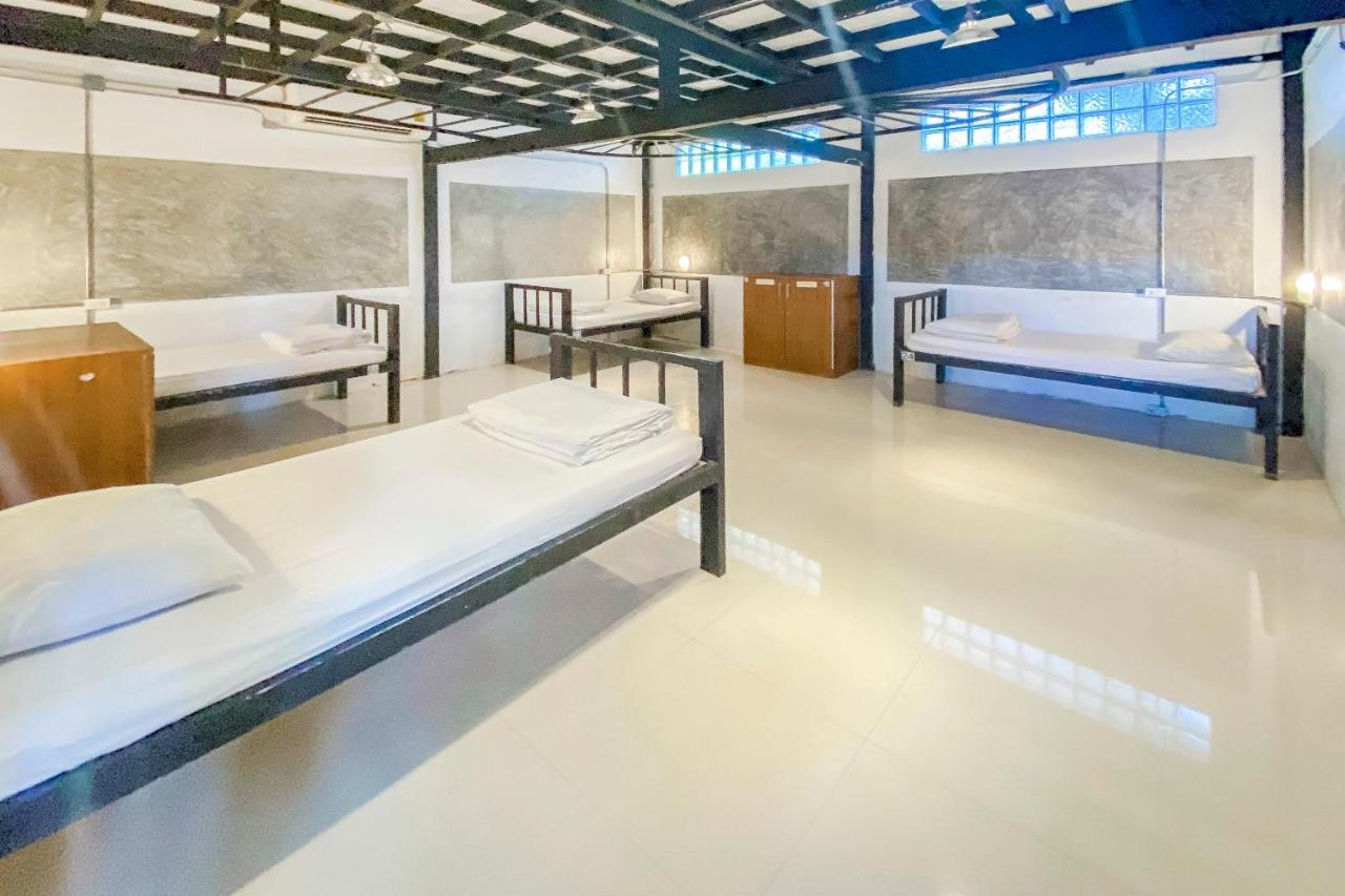 Oyo 585 Freedom Hostel @ Phi Phi Екстериор снимка