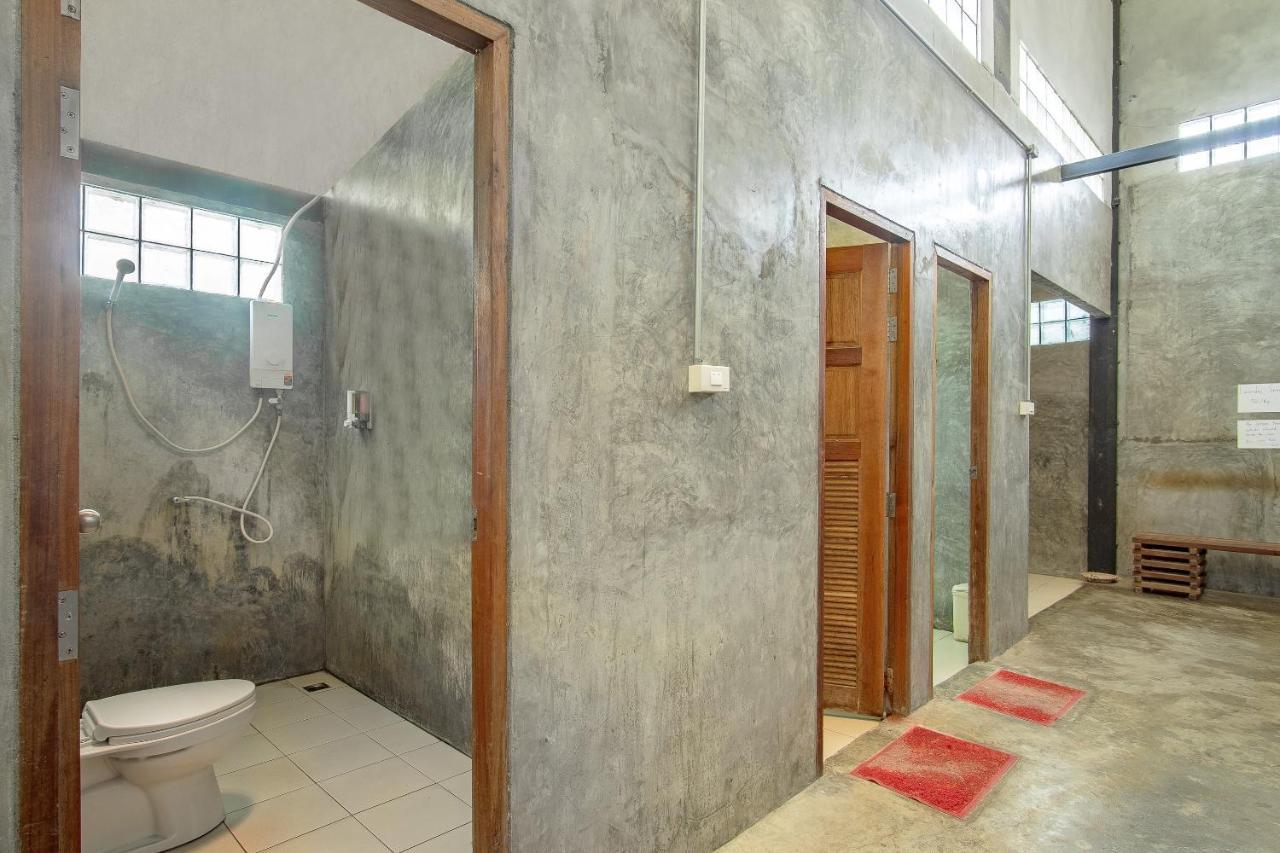 Oyo 585 Freedom Hostel @ Phi Phi Екстериор снимка