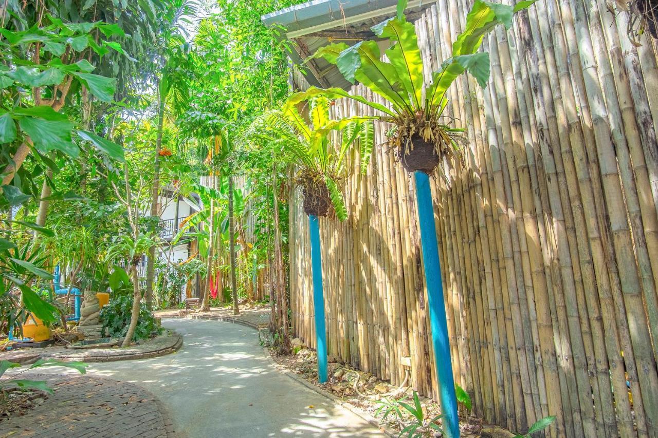 Oyo 585 Freedom Hostel @ Phi Phi Екстериор снимка
